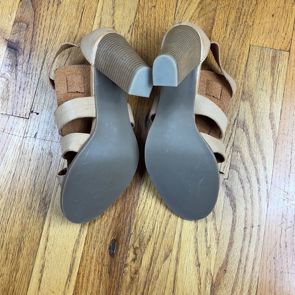 Apt 9 tan heels - Picture 5 of 5